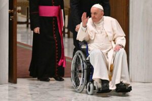85 Year Old Pope Francis Plans To Resign
